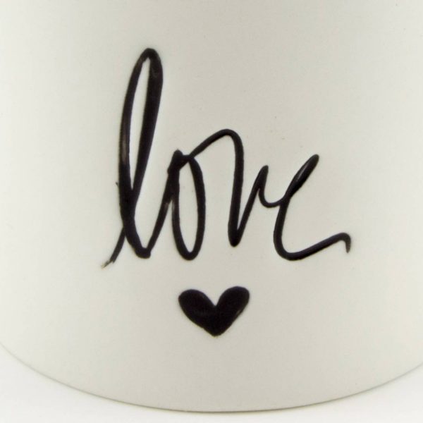 tazza-in-ceramica-fatta-a-mano-love-tavarte-moderna-designtazza-in-ceramica-fatta-a-mano-love-tavarte-moderna-design